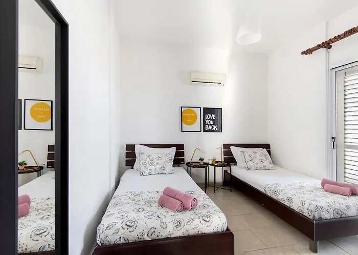 Appartamento Center Floor Big Balcony 2br Close To The *