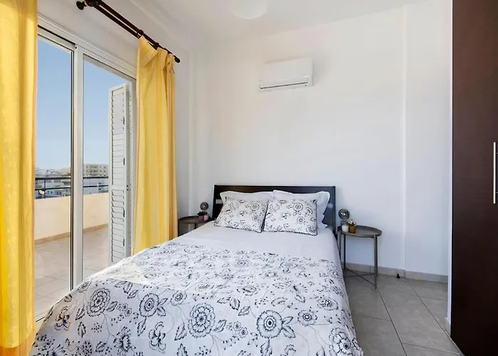 Appartamento Center Floor Big Balcony 2br Close To The Larnaca