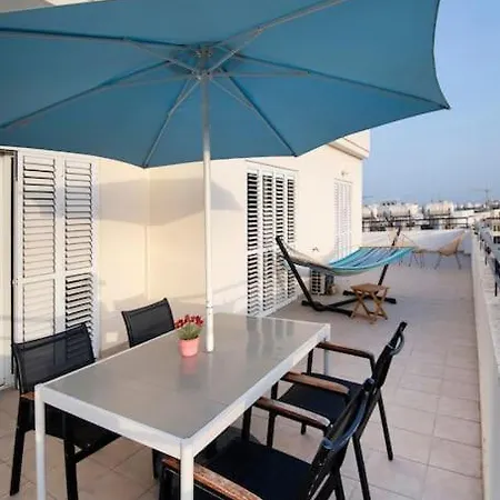 Center Floor Big Balcony 2br Close To The Lägenhet Larnaca