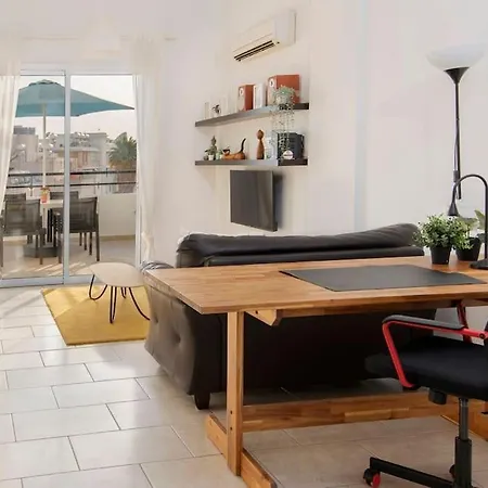 Apartamento Center Floor Big Balcony 2br Close To The Lárnaca