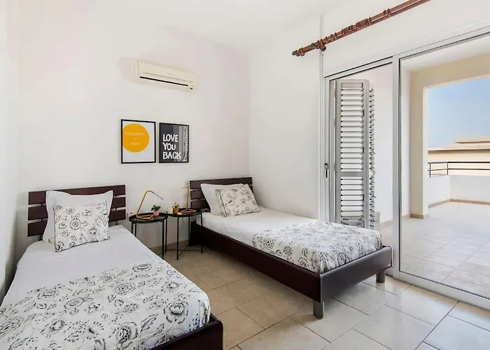 Center Floor Big Balcony 2br Close To The