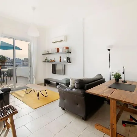 Center Floor Big Balcony 2br Close To The Lejlighed Larnaca
